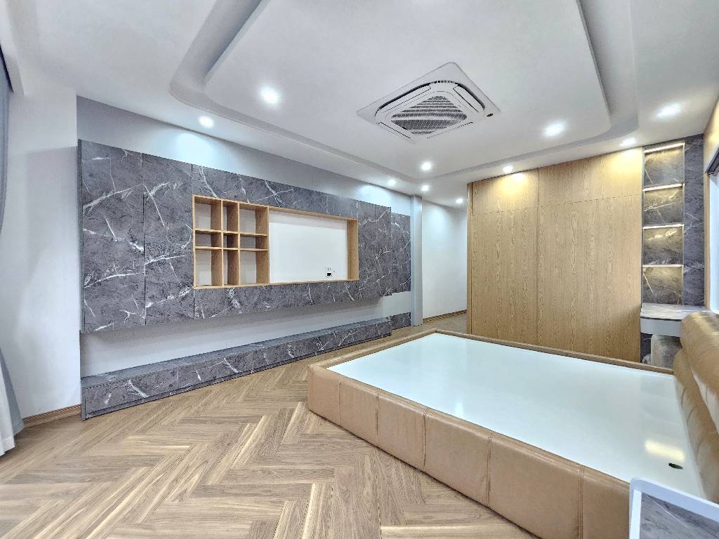 Bán nhà siêu phẩm gara 2 ôtô,6 tầng ,thang máy 450kg.