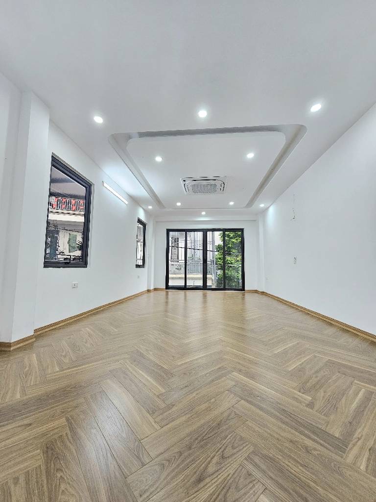 Bán nhà siêu phẩm gara 2 ôtô,6 tầng ,thang máy 450kg.