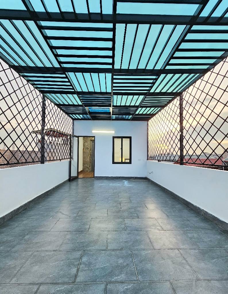 Bán nhà siêu phẩm gara 2 ôtô,6 tầng ,thang máy 450kg.