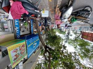 Bán nhà mặt phố buôn bán kinh doanh sầm uất các mặt hàng,đối diện bến xe.