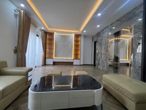 Bán nhà lõi Bồ Đề,xây mới 6 tầng thang máy,đầy đủ công năng và tiện ích sử dụng.