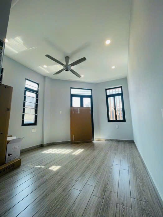 Bán Nhà mặt tiền đường âu dương lân , quận 8