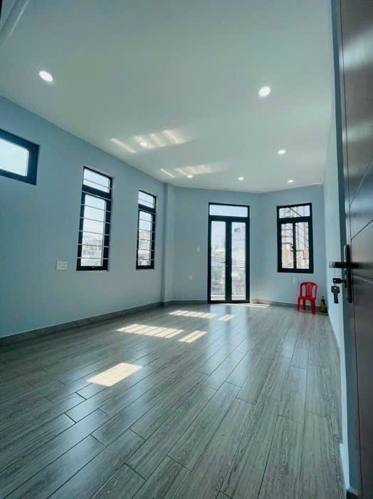 Bán Nhà mặt tiền đường âu dương lân , quận 8