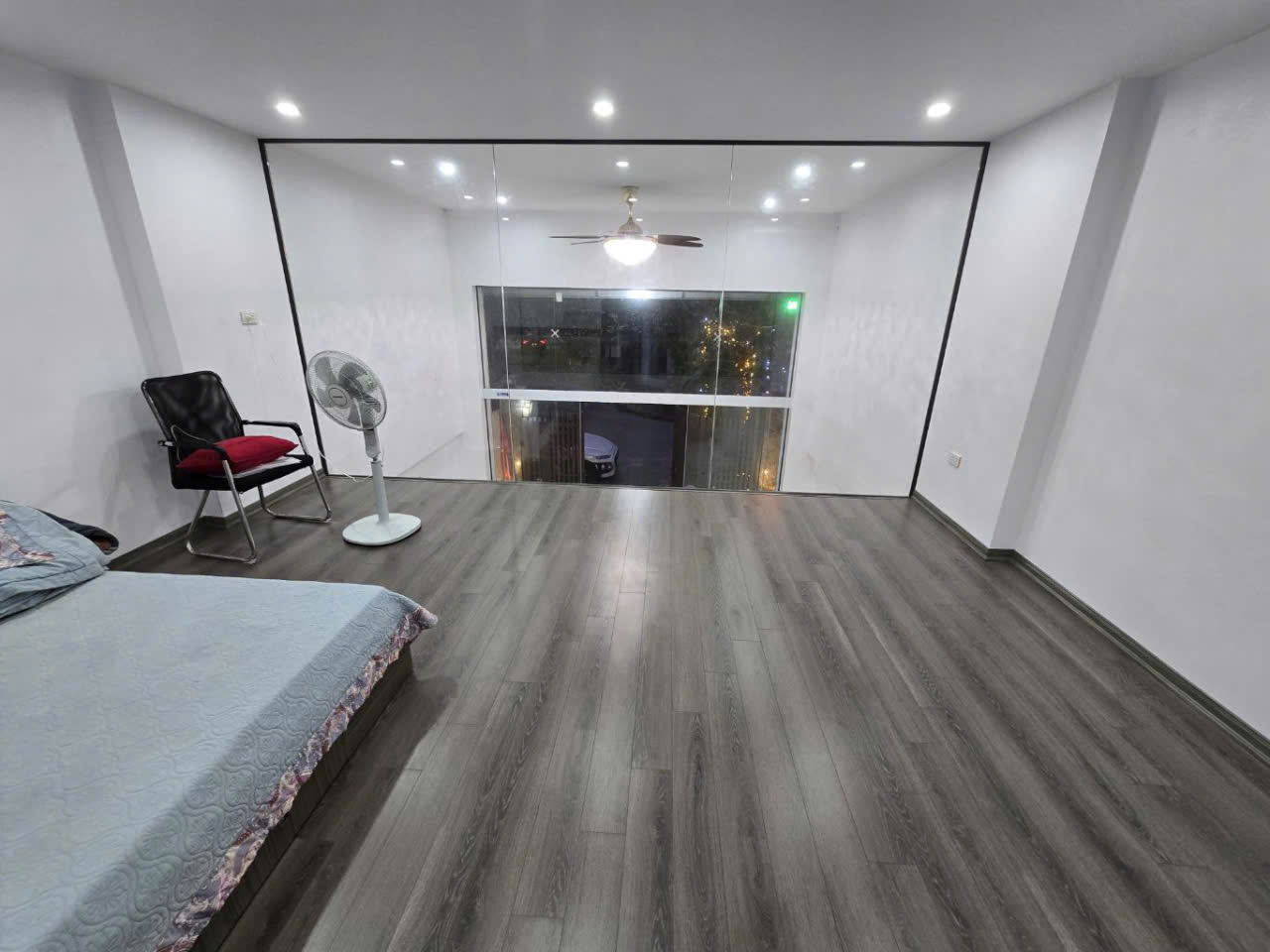 BÁN CĂN LIỀN KỀ HAPPYLAND HƯỚNG NAM THOÁNG MÁT. NHÀ XÂY THÔ, SỔ HỒNG TRAO TAY