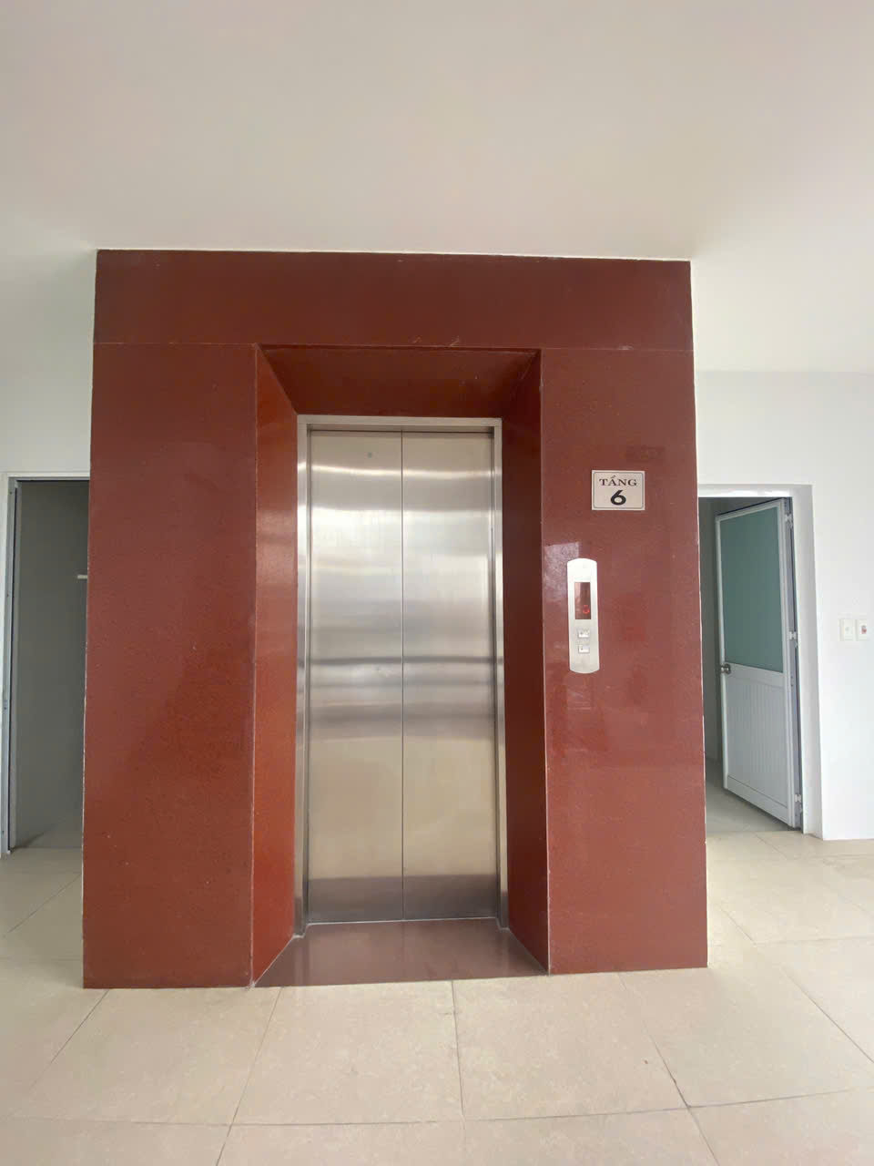 CĂN GÓC 9 TẦNG, THÔNG SÀN MẶT QL3, THANG MÁY -PCCC HIỆN ĐẠI