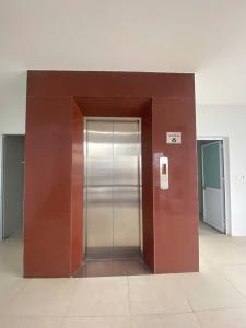 CĂN GÓC 9 TẦNG, THÔNG SÀN MẶT QL3, THANG MÁY -PCCC HIỆN ĐẠI