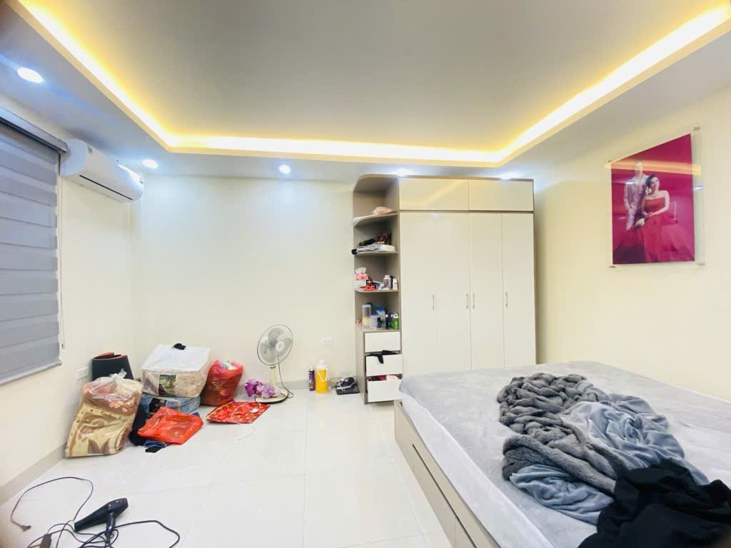 Nhà đẹp Định CôngThuong 72,2m2 - gần trường, chợ, đi lại thuận tiện - nhỉnh 8 tỷ