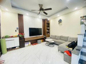 Nhà đẹp Định CôngThuong 72,2m2 - gần trường, chợ, đi lại thuận tiện - nhỉnh 8 tỷ