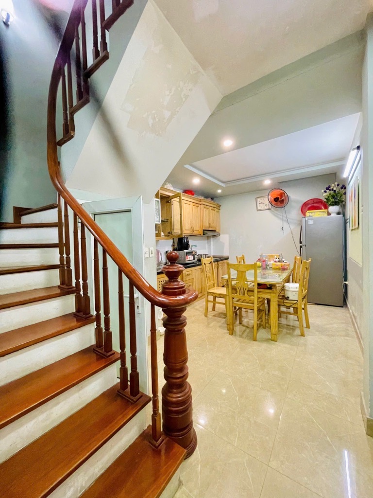 NHÀ PHỐ CẦU GIẤY THÔNG NGUYỄN KHANG - 30M RA Ô TÔ ĐỖ - NHÀ ĐẸP TK RỘNG RÃI FULL NỘI THẤT - BÁN NHANH 8.7 TỶ CÓ TL