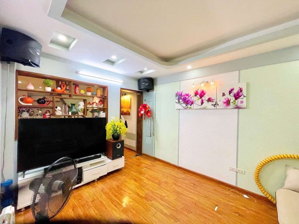 NHÀ PHỐ CẦU GIẤY THÔNG NGUYỄN KHANG - 30M RA Ô TÔ ĐỖ - NHÀ ĐẸP TK RỘNG RÃI FULL NỘI THẤT - BÁN NHANH 8.7 TỶ CÓ TL