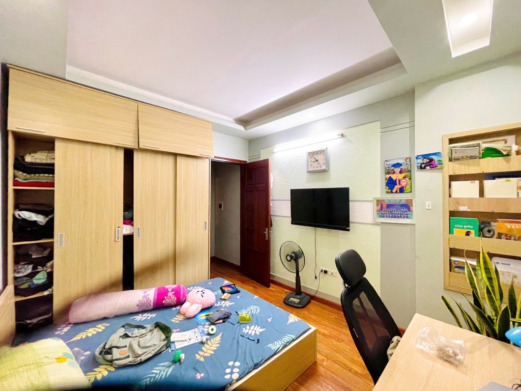 NHÀ PHỐ CẦU GIẤY THÔNG NGUYỄN KHANG - 30M RA Ô TÔ ĐỖ - NHÀ ĐẸP TK RỘNG RÃI FULL NỘI THẤT - BÁN NHANH 8.7 TỶ CÓ TL