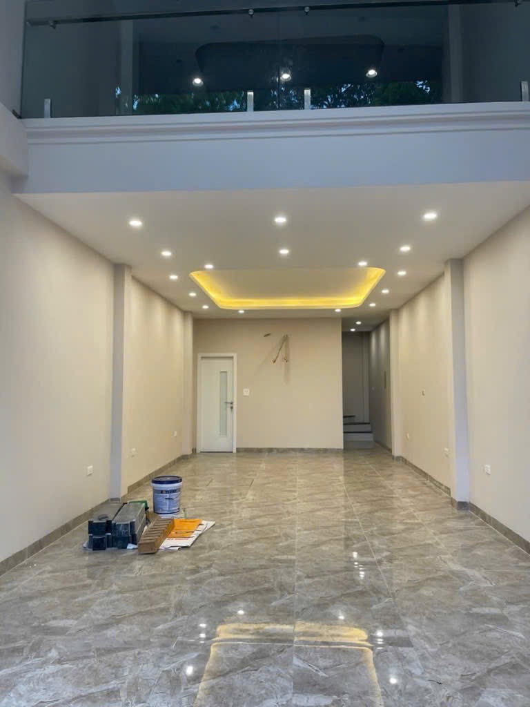 Bán nhà hoàng mai 7 tầng thông sàn