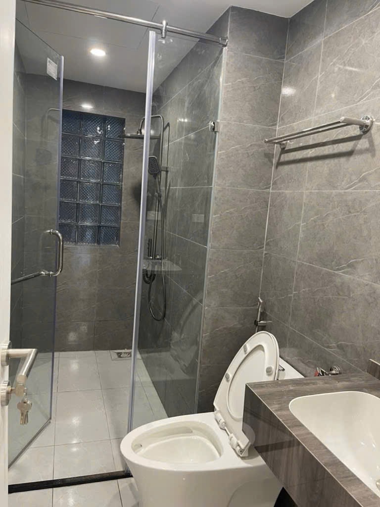 Bán nhà hoàng mai 7 tầng thông sàn