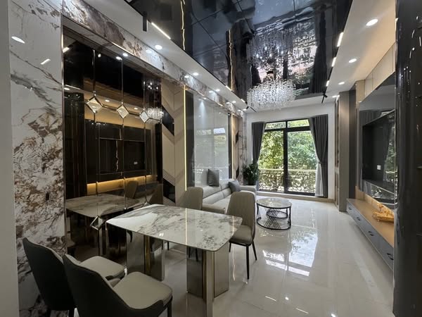 CỰC PHẨM, CỰC HIẾM, MẶT PHỐ, VỈA HÈ ĐÁ BÓNG, NỘI THẤT ĐỈNH CAO LURUXY