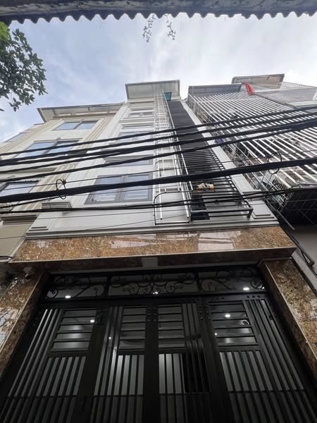 TOÀ NHÀ CĂN HỘ DỊCH VỤ, VỊ TRÍ ĐỈNH CAO, CÁCH MẶT PHỐ 80M, Ô TÔ CON ĐỖ CỬA