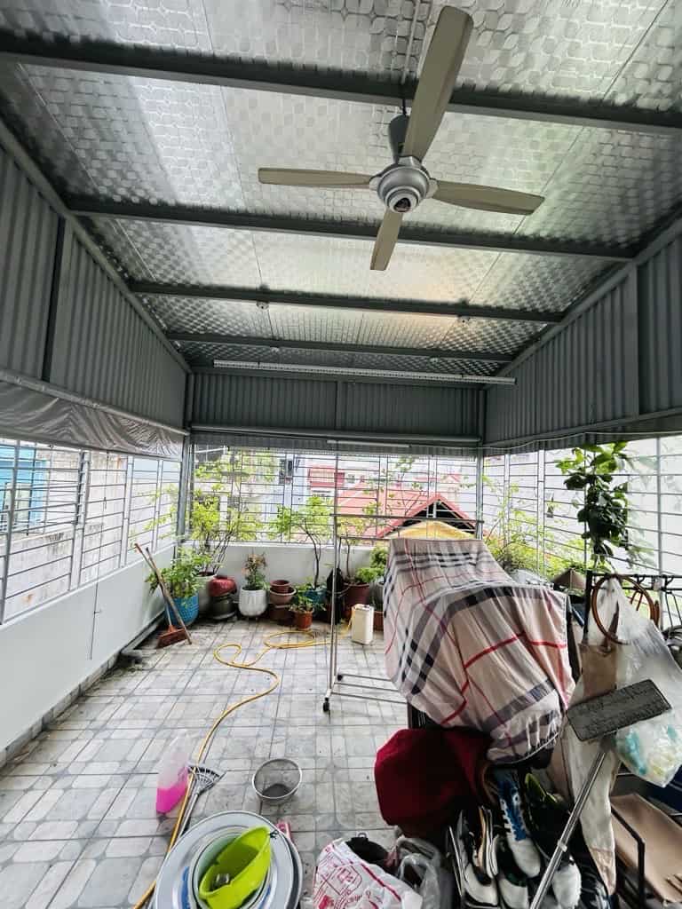 NHÀ SIÊU ĐẸP trung tâm quận Hoàng Mai, ngõ thông, morning đỗ cửa.- Nhà lô góc, thoáng 3 mặt.