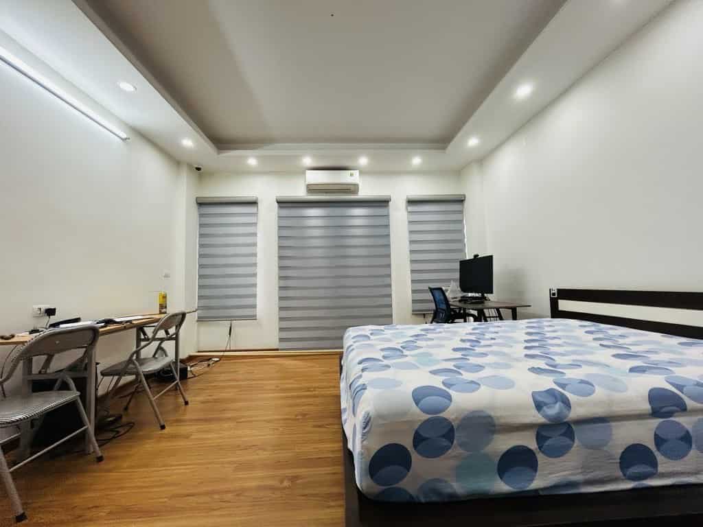NHÀ SIÊU ĐẸP trung tâm quận Hoàng Mai, ngõ thông, morning đỗ cửa.- Nhà lô góc, thoáng 3 mặt.