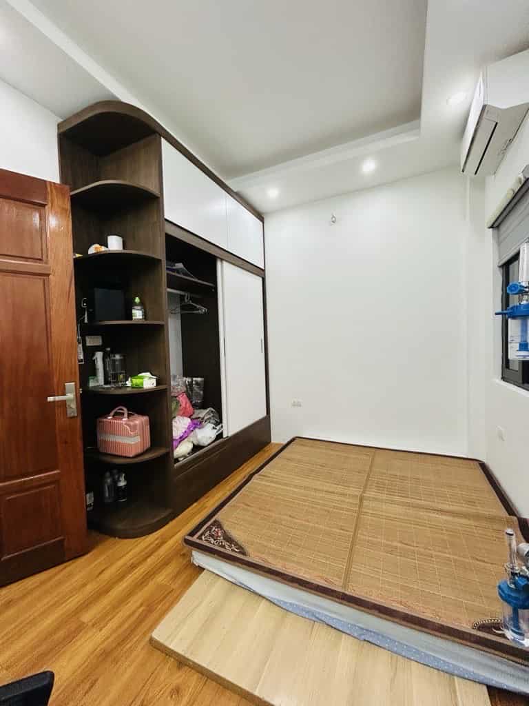 NHÀ SIÊU ĐẸP trung tâm quận Hoàng Mai, ngõ thông, morning đỗ cửa.- Nhà lô góc, thoáng 3 mặt.