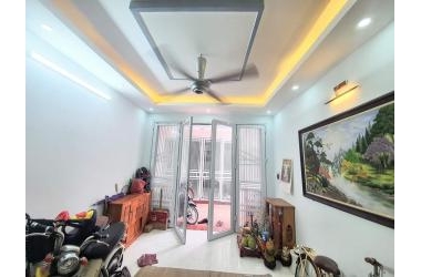 Nhà hiếm bạch mai –Hai bà trưng- ngõ thẳng-gần phố-chỉ 2,49 tỷ-lh 0912366632