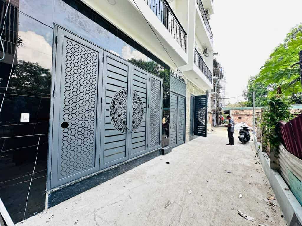 Nhà 30m2, 20M ra phố
