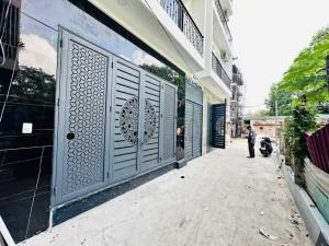 Nhà 30m2, 20M ra phố