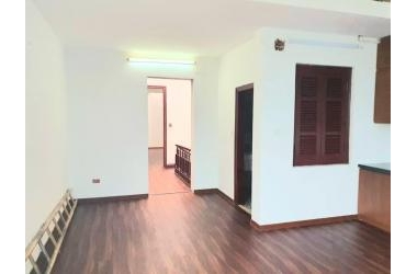 Bán Nhà Chùa Láng, 52m2 Phân Lô , 30 Đến Hồ , Giá Chỉ 7.9 tỷ