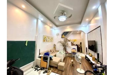Bán nhà siêu đẹp Ngõ Trại Cá, 40m2 nhà đẹp, lô góc, thoáng, SĐCC.