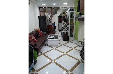 Bán nhà 46 Ngọc Hồi, 33m2, 5 tầng, gần hồ Linh Đàm, nội thất đẹp.
