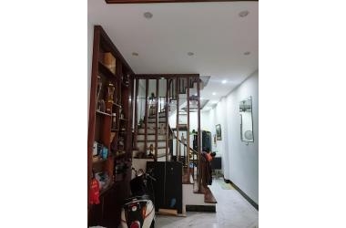Bán nhà ngõ 34 Lương Khánh Thiện, 5 tầng ô tô 7 chỗ đỗ cửa, kinh doanh nhỏ.