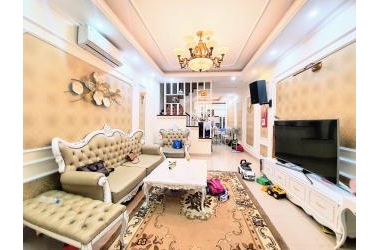 Bán nhà siêu đẹp ngõ 279 Hoàng Mai, ô tô vào nhà, nội thất sang trọng.