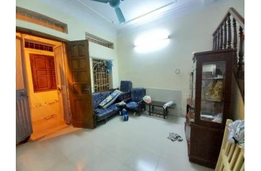 Bán nhà 107 Lĩnh Nam, 30m2, ngõ rộng xe máy tránh, giá hợp lý.