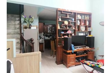 Bán nhà 122 Lĩnh Nam, 49m2, mặt tiền 4.8m, gần mặt phố, thoáng.