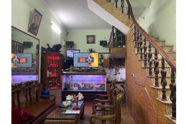 Bán nhà phố Dương Văn Bé, 40m2, lô góc, kinh doanh, ô tô qua nhà, gần mặt phố.