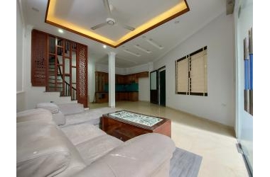 Bán nhà 622 Minh Khai, 50m2, lô góc, ngõ ba gác, gần bãi gửi ô tô.