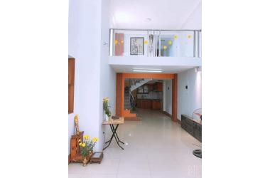 Bán nhà ngõ 120 Tân Mai, 80m2, 5 tầng, ô tô đỗ cửa, lô góc 2 mặt thoáng.