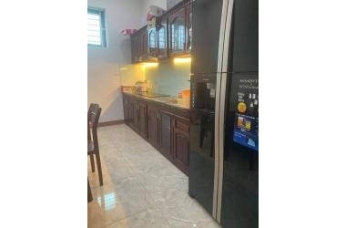 Bán nhà ngõ 183A Lĩnh Nam, 42m2, ô tô vào nhà, ở luôn, gần phố.