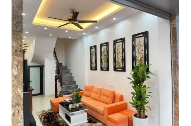 Nhỉnh 2 tỷ nhà siêu đẹp ngõ 141 Giáp Nhị, ba gác đỗ cổng, gần ô tô.