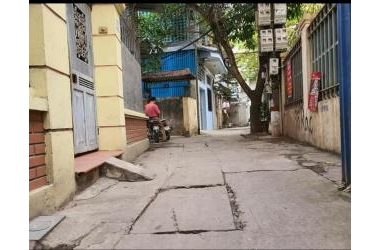 Bán nhà ngõ 1 Lĩnh Nam, 45m2, cách phố 50m mặt tiền 5.8m, nở hậu.