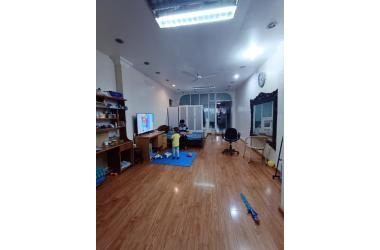 Bán nhà ngõ 176 Trương Định, 95m2 ngõ ba gác, nhà thoáng trước sau giá rẻ.