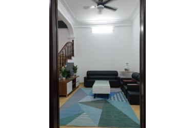 Bán nhà ngõ 250 Tân Mai, 53m2, lô góc, nhà đẹp cách ô tô tránh 30m.