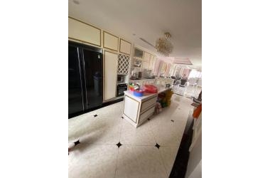 Tòa siêu phẩm mặt phố Tôn Đức Thắng, 164m2 mặt tiền 7m, kinh doanh đỉnh.