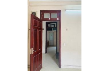 Bán nhà mặt ngõ 1295 Giải Phóng, 63m2 kinh doanh ô tô tránh, mặt tiền rộng