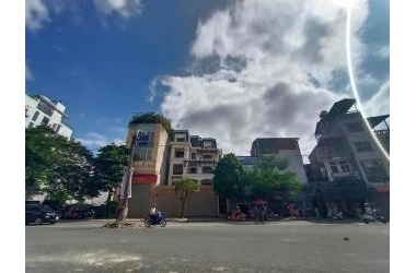 Bán nhà Hoàng Quốc Việt 33 tỷ, D tích 218 nhà 4t, Mt 8m,Cầu Giấy.