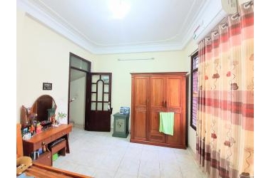 Bán nhà Vũ Tông Phan , DT 38m2 , 4 tầng , 4 ngủ , gần ô tô giá 2.75 lh 0345671506