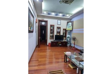 Bán nhà Trường Chinh 38m2 với giá 3.3 tỷ gần mặt đường Ô tô . 0366877885