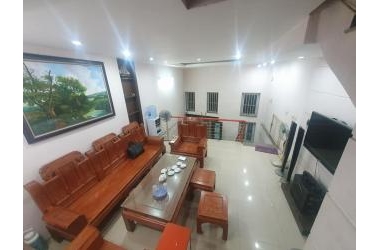 RẺ QUÁ! PHỐ HOÀNG CẦU, ĐỐNG ĐA,  42M2, 2 THOÁNG, GIÁ CHỈ 3.7 TỶ
