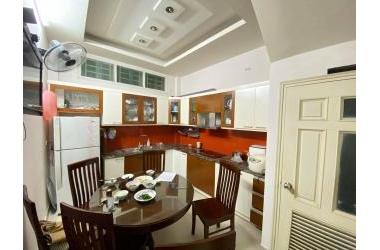 Nhà mặt ngõ 127 Phố HÀO NAM - ĐỐNG ĐA DT 38m xây 5 tầng - giá 4.25 tỷ
