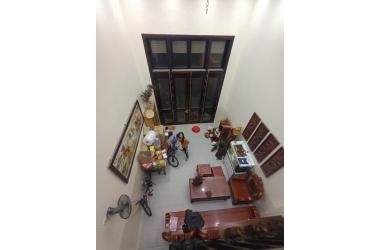 PHÂN LÔ, VỈA HÈ, OTO TRÁNH, NHÀ ĐẸP, NỘI THẤT XỊN SÒ. Diện tích 50m2 – Mặt tiền 4,4m – 5 tầng – 5,25 tỷ