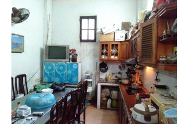 NHÀ VỊ TRÍ ĐẸP THOÁNG TRƯỚC VÀ SAU Ô TÔ DỪNG ĐỖ CỬA ĐƯỜNG TRƯỚC NHÀ THOÁNG THÔNG SANG NGÕ 10.