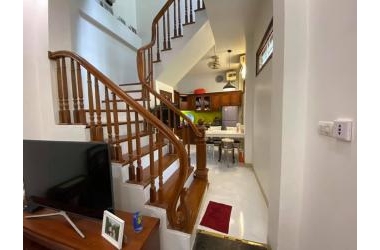 LÔ GÓC, Ô TÔ, ĐẸP! Diện tích 35m2, mặt tiền 3,3m, 5 tầng, 3,95 tỷ